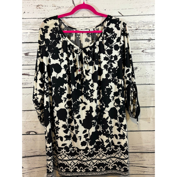 Women's Susan Graver Plus 1X White Black Floral Tunic Top - Picture 1 of 8